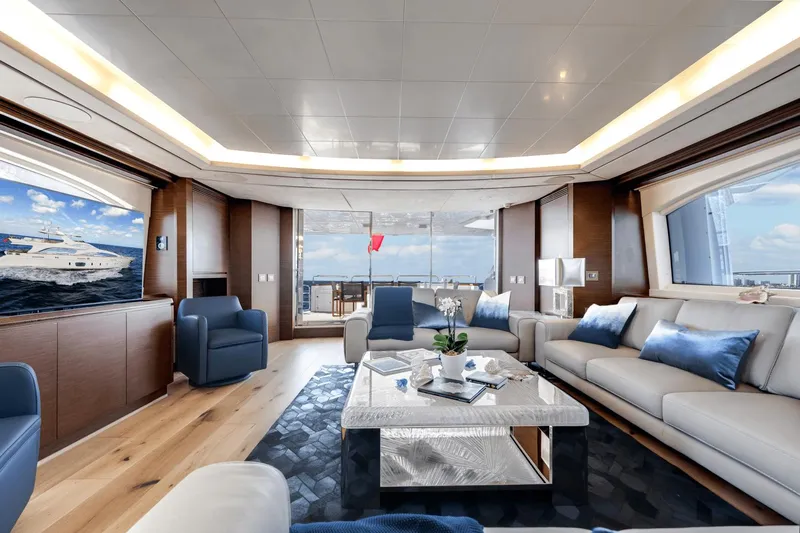 Amanecer Yacht Photos Pics 