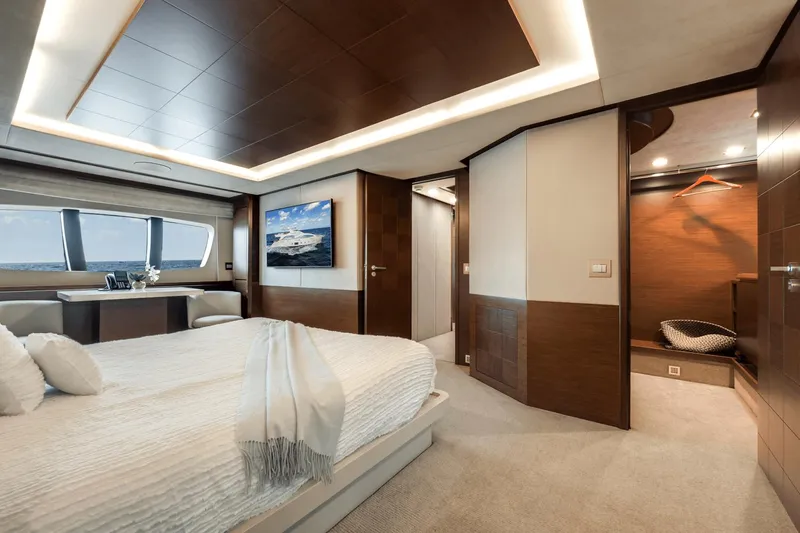 Amanecer Yacht Photos Pics 