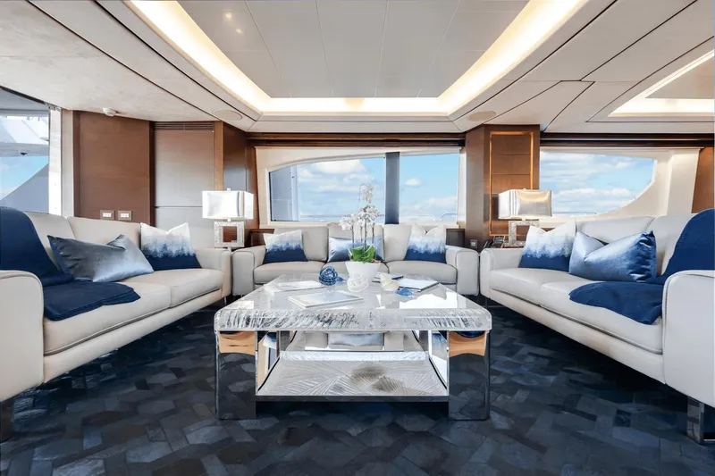 Amanecer Yacht Photos Pics 