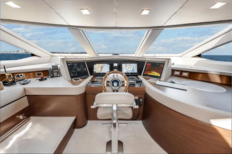 Amanecer Yacht Photos Pics 