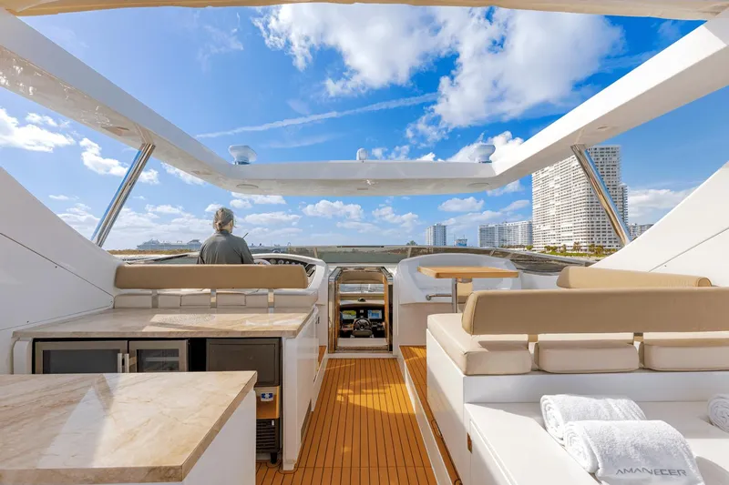 Amanecer Yacht Photos Pics 