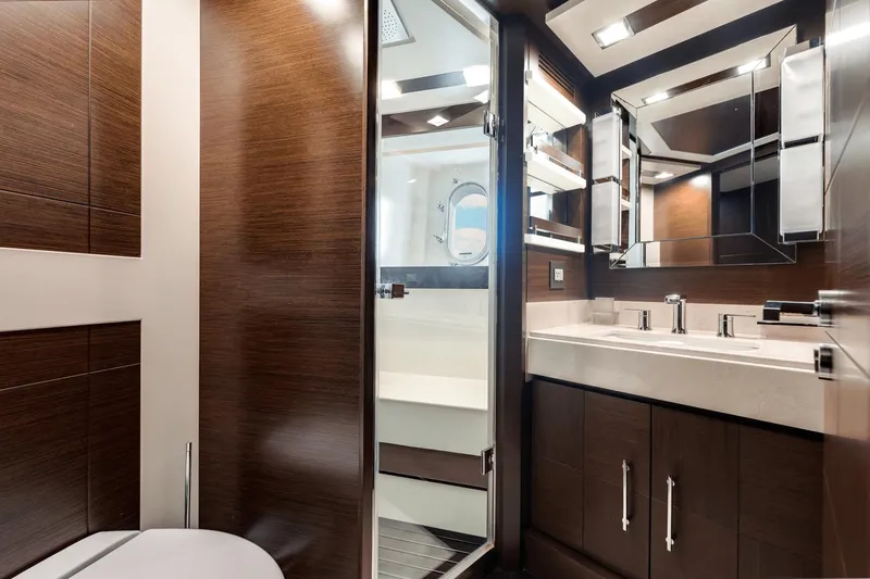 Amanecer Yacht Photos Pics 