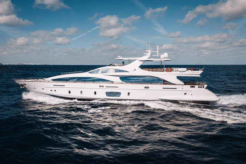 Amanecer Yacht Photos Pics 