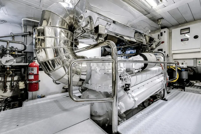 Amanecer Yacht Photos Pics 