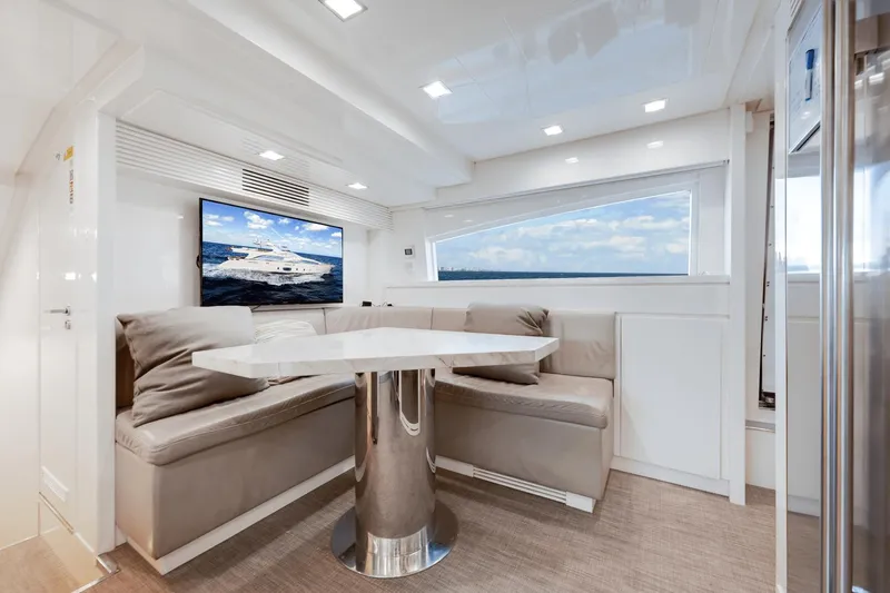 Amanecer Yacht Photos Pics 