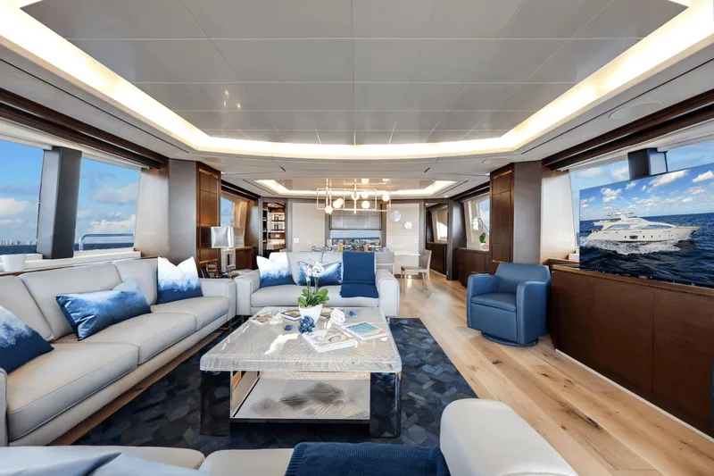 Amanecer Yacht Photos Pics 