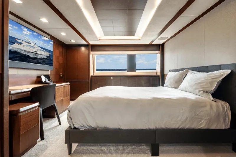 Amanecer Yacht Photos Pics 