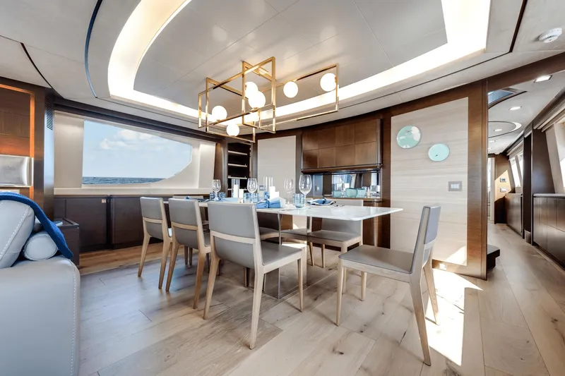 Amanecer Yacht Photos Pics 