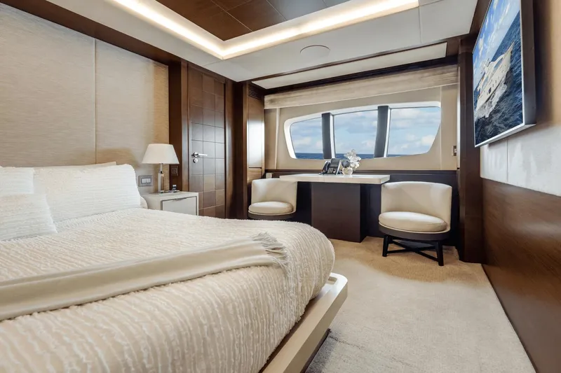 Amanecer Yacht Photos Pics 