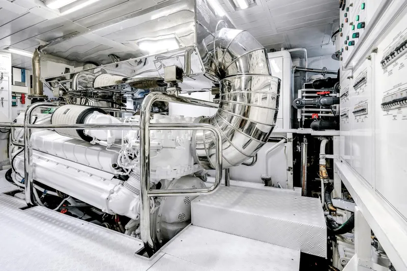 Amanecer Yacht Photos Pics 