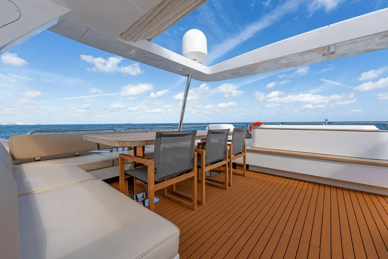 Amanecer Yacht Photos Pics 