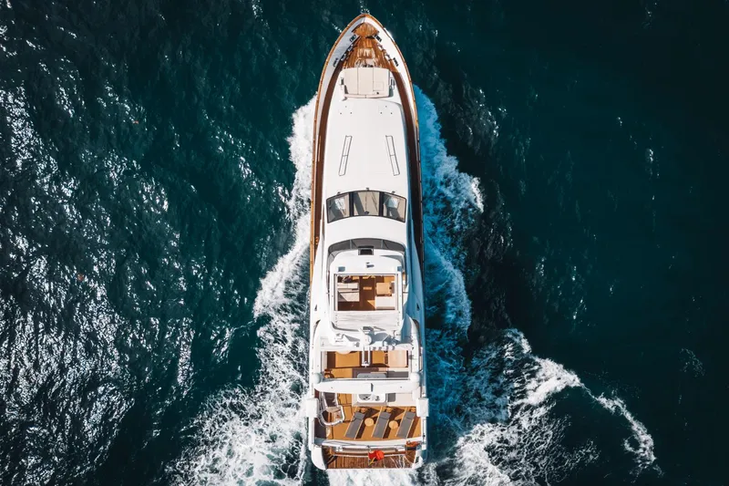 Amanecer Yacht Photos Pics 