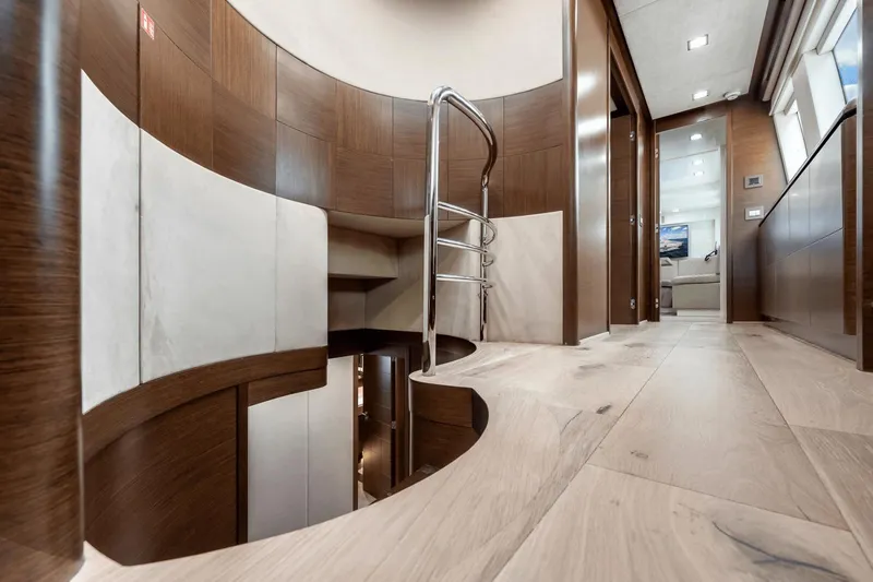 Amanecer Yacht Photos Pics 