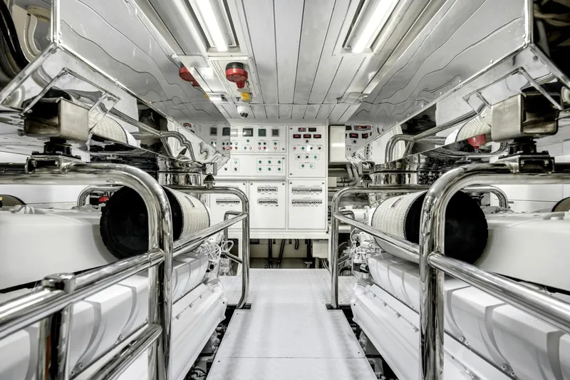 Amanecer Yacht Photos Pics 