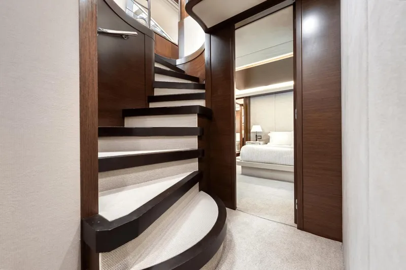 Amanecer Yacht Photos Pics 