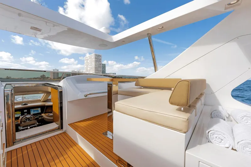 Amanecer Yacht Photos Pics 