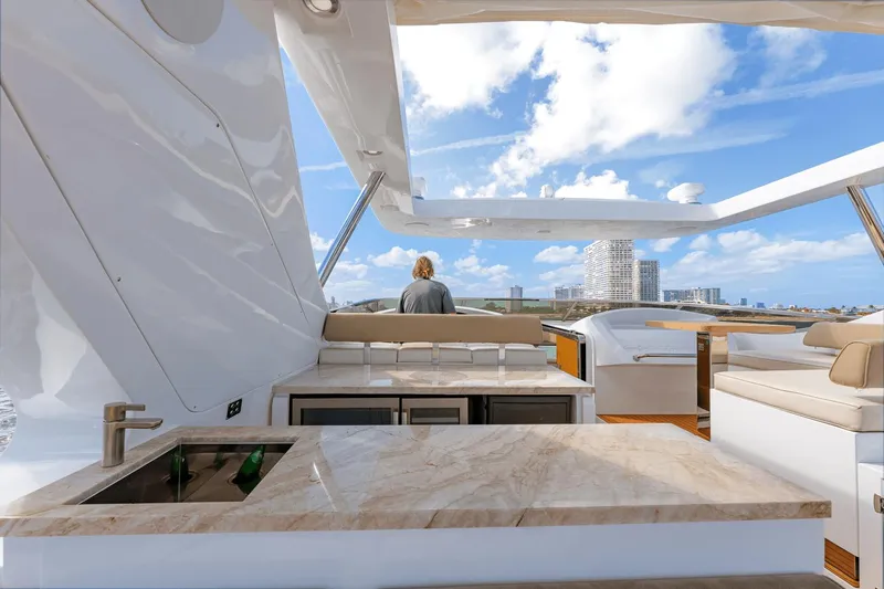 Amanecer Yacht Photos Pics 