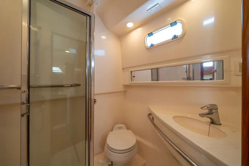  Yacht Photos Pics 2004 CABO 35 EXPRESS - Image 28