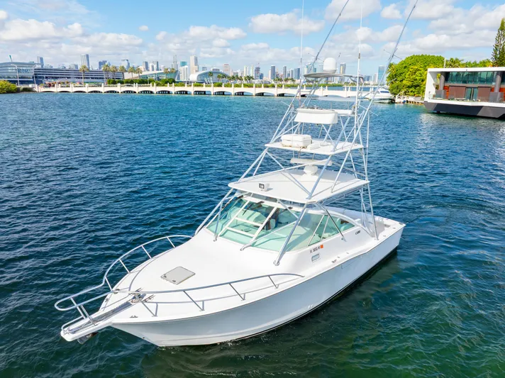  Yacht Photos Pics 2004 CABO 35 EXPRESS - Image 1