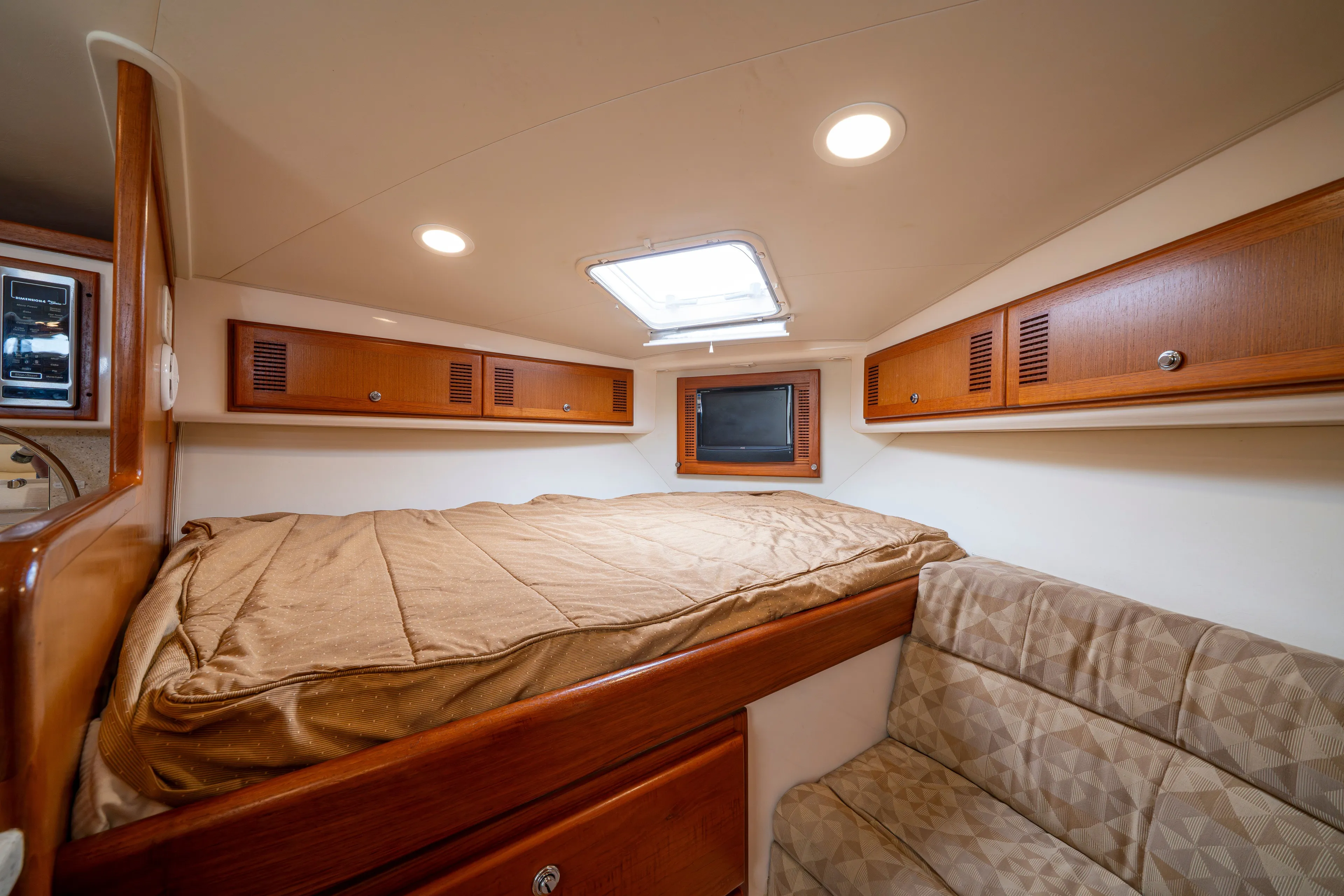  Yacht Photos Pics 2004 CABO 35 EXPRESS - Image 27