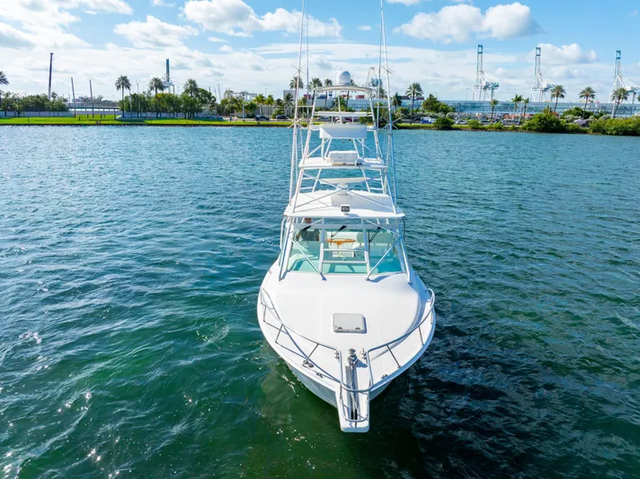  Yacht Photos Pics 2004 CABO 35 EXPRESS - Image 6