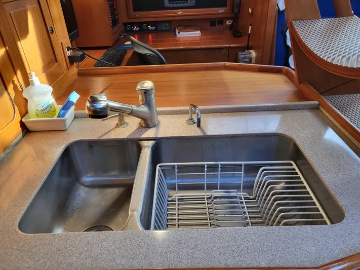 Equus Yacht Photos Pics 