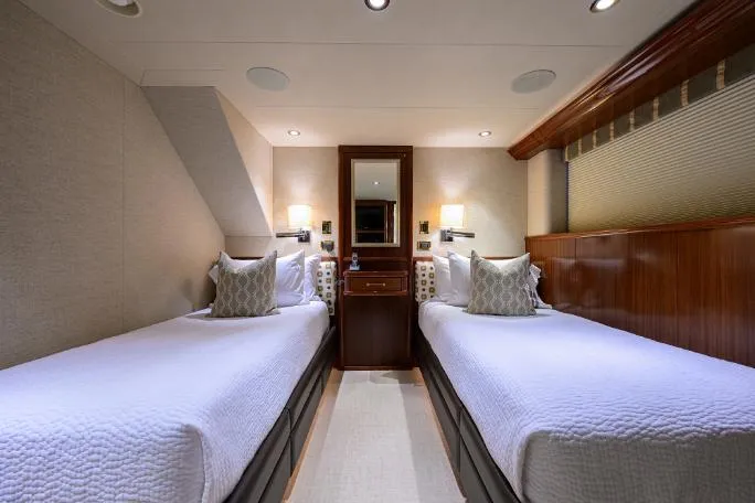 Sarabeth Yacht Photos Pics Guest Stateroom-Starboard