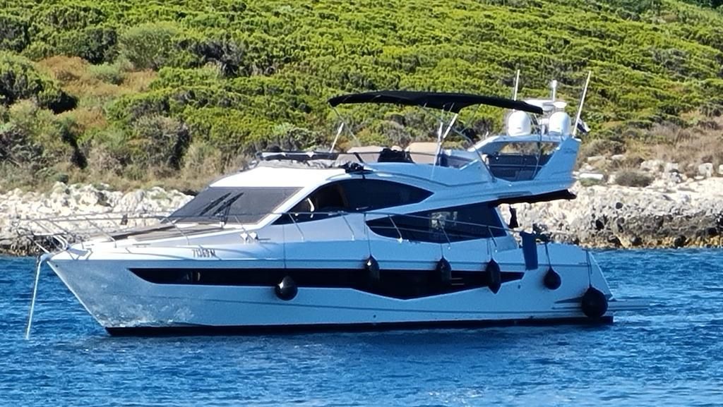 galeon 550 yacht