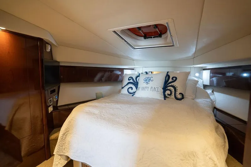 Lazy Days Yacht Photos Pics Luxurious bedroom interior of 2009 Sea Ray 44 Sedan Bridge yacht.