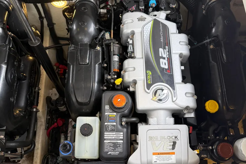 Another Six Pack Yacht Photos Pics Engine of a 2016 Formula 37 Performance Cruiser, featuring a MerCruiser 8.2 MAG.