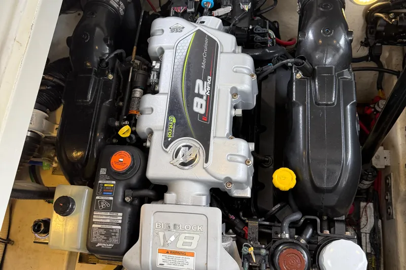 Another Six Pack Yacht Photos Pics Engine of 2016 Formula 37 Performance Cruiser, featuring MerCruiser 8.2 MAG V8.