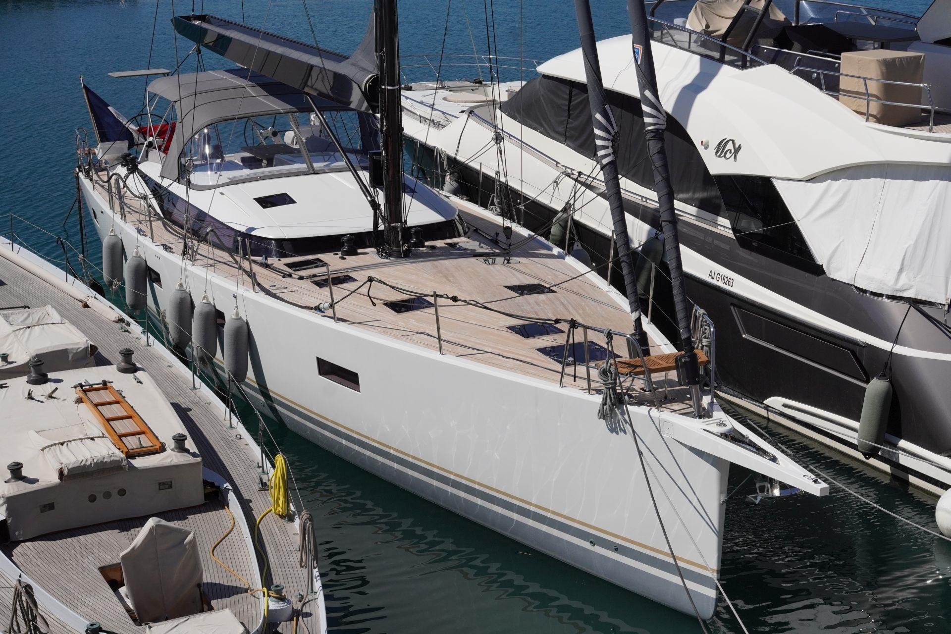 2021 CNB 66 Deck Saloon for sale - YachtWorld