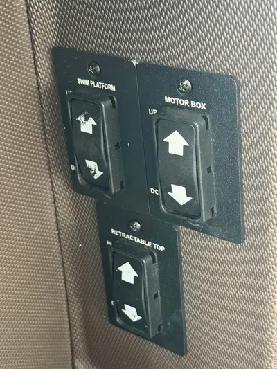  Yacht Photos Pics 2021 COBALT R30 - Image 14