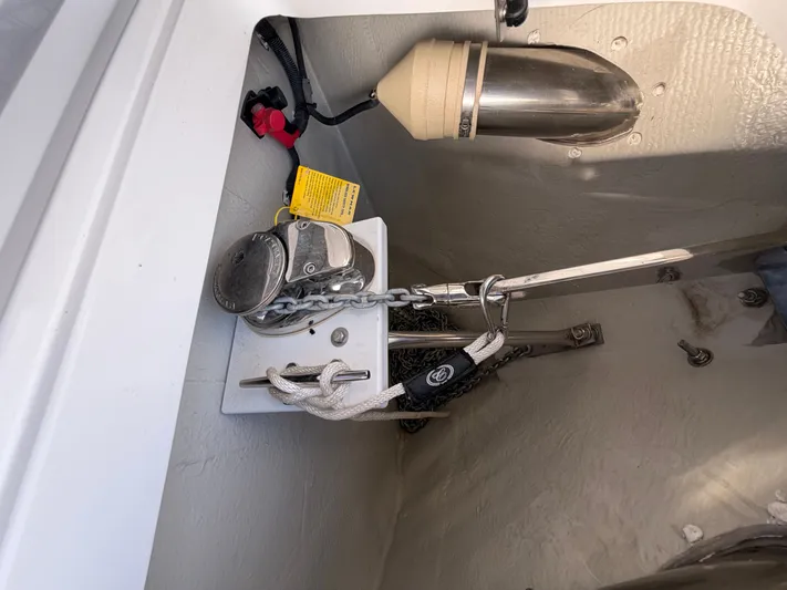  Yacht Photos Pics 2021 COBALT R30 - Image 25