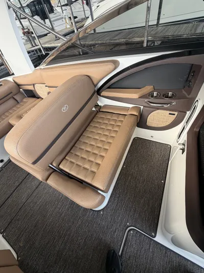  Yacht Photos Pics 2021 COBALT R30 - Image 20