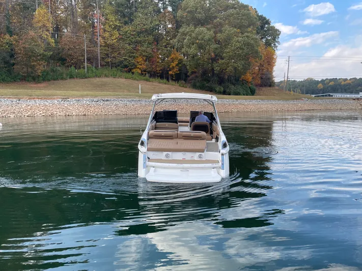  Yacht Photos Pics 2021 COBALT R30 - Image 7