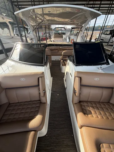  Yacht Photos Pics 2021 COBALT R30 - Image 26