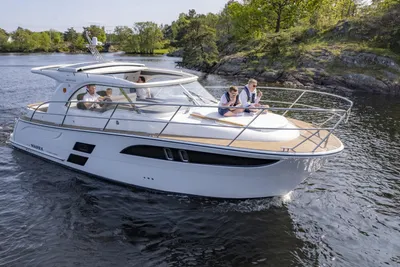 2022 Marex 310 Sun Cruiser