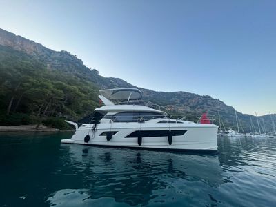 Yacht