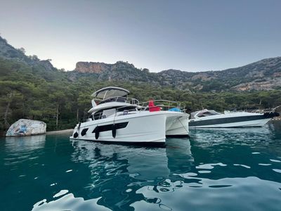 Yacht