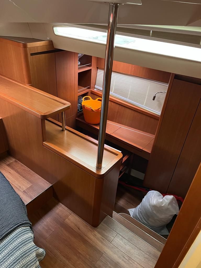 2015 Aquila 43 