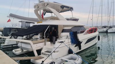 Yacht