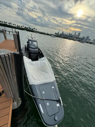 Legacy Yacht Photos Pics 