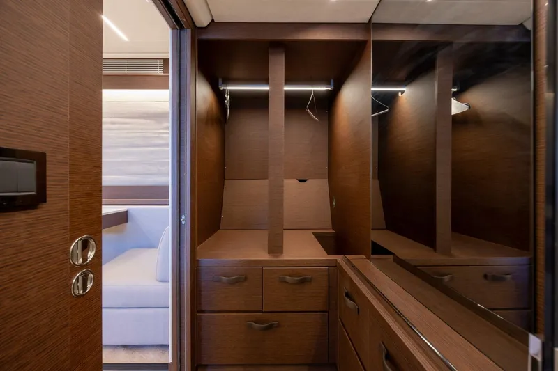  Yacht Photos Pics 2023 Prestige 590 - Image 43