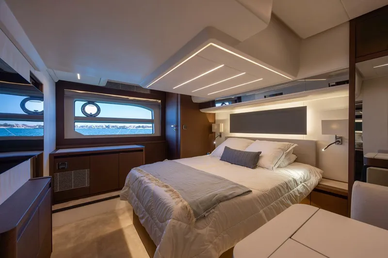  Yacht Photos Pics 2023 Prestige 590 - Image 35