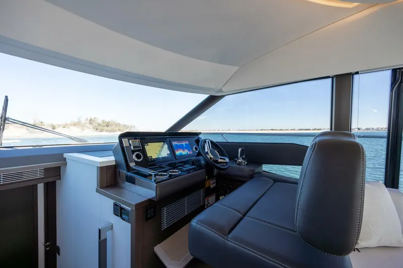  Yacht Photos Pics 2023 Prestige 590 - Image 27