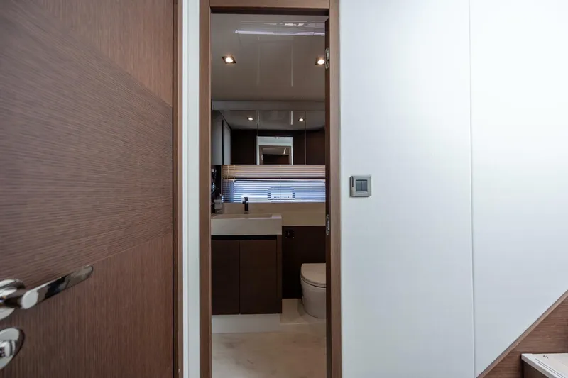  Yacht Photos Pics 2023 Prestige 590 - Image 54