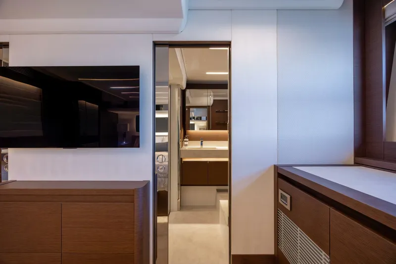  Yacht Photos Pics 2023 Prestige 590 - Image 38