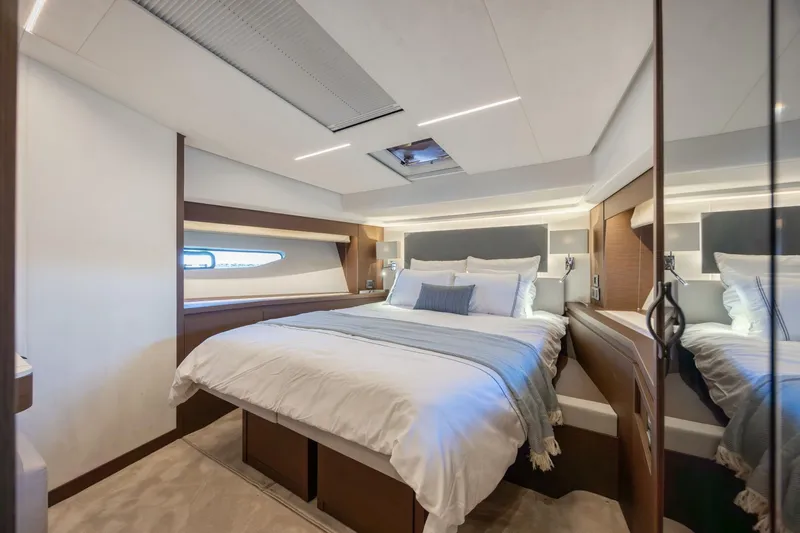  Yacht Photos Pics 2023 Prestige 590 - Image 47