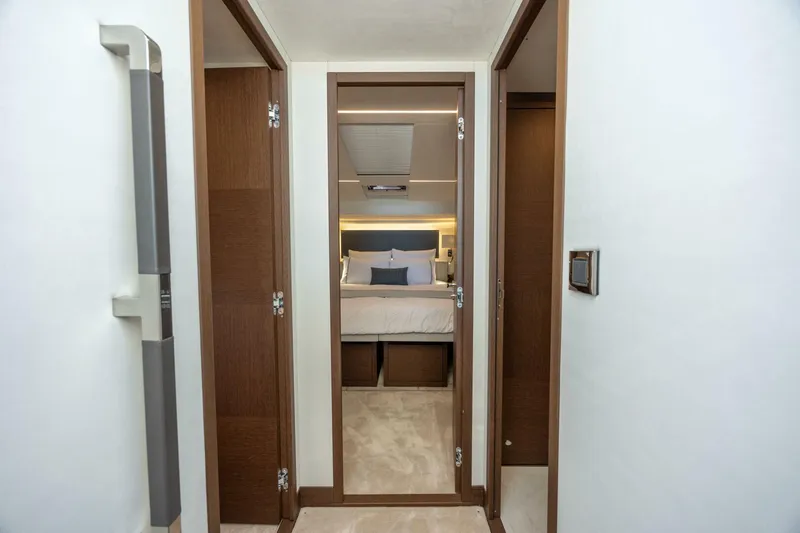  Yacht Photos Pics 2023 Prestige 590 - Image 44